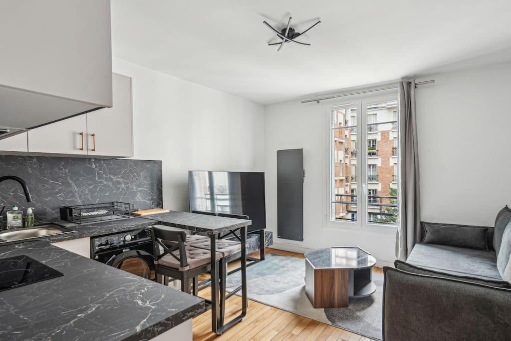 Elegant Tour Eiffel Appartement
